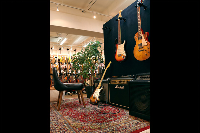 nico-nico guitars shop interior photo