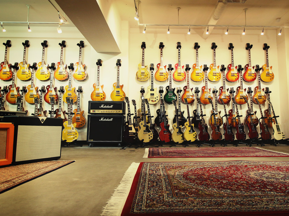 nico-nico guitars shop interior photo