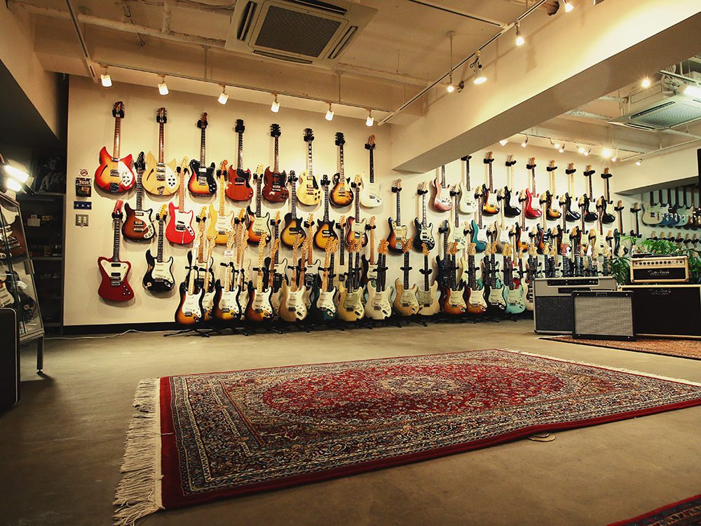 nico-nico guitars shop interior photo