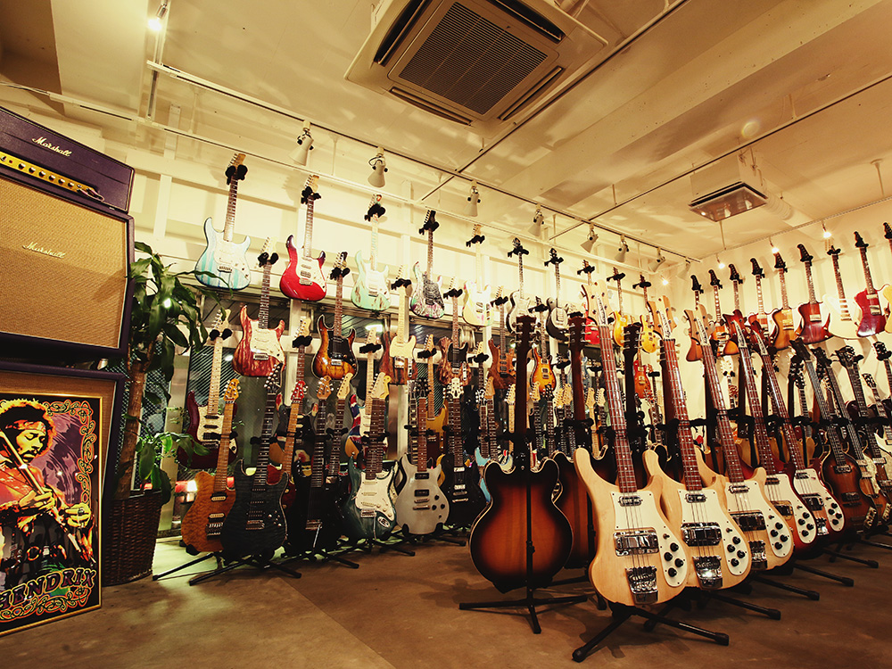 nico-nico guitars shop interior photo