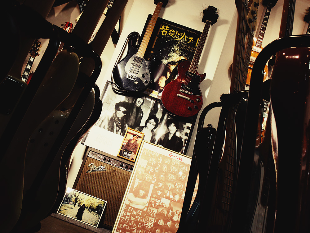 nico-nico guitars shop interior photo