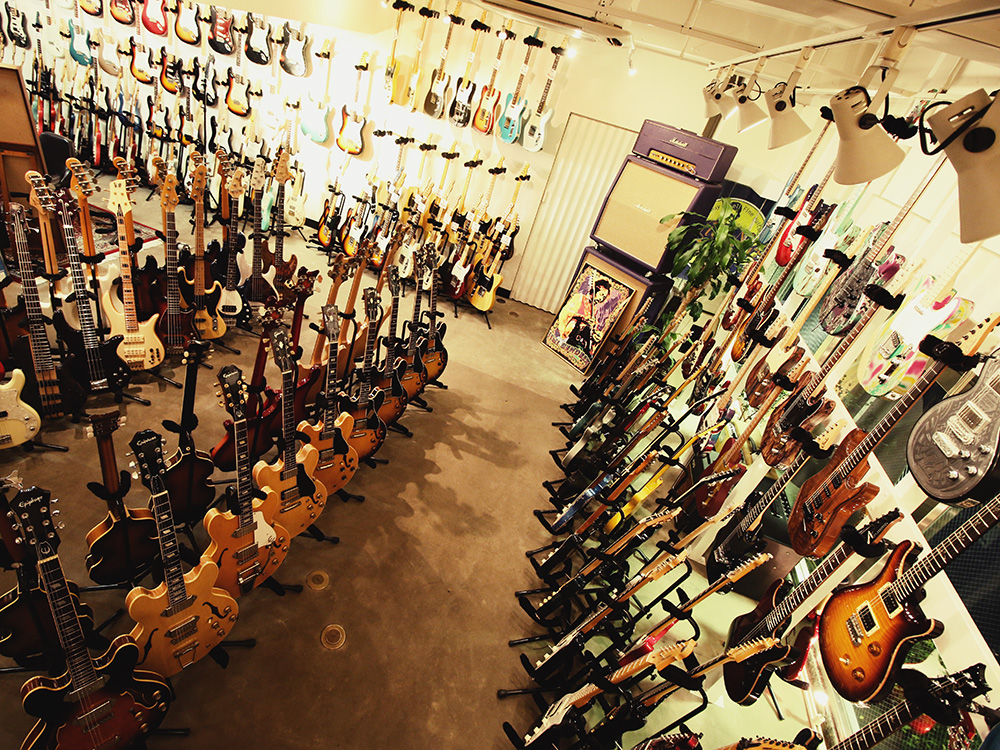 nico-nico guitars shop interior photo