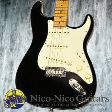 Fender USA 2017 American Professional Stratocaster (Black / Maple)