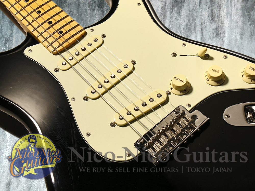 Fender USA 2017 American Professional Stratocaster (Black / Maple